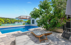 Stunning Home In Vinjani Donji